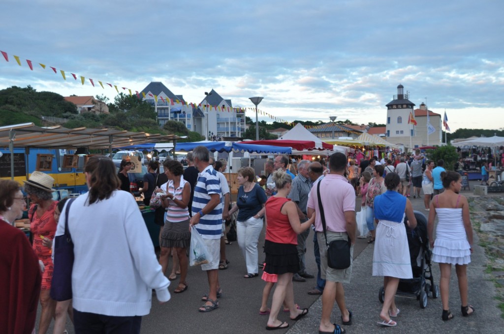 Marché nocturne port Bourgenay - a3pb croisières